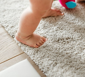 Baby walking_feet.jpg