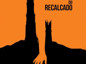 Imagem minimalista das duas torres de Senhor dos Anéis, com uma silhueta de mão entre elas tentando alcançar o anel enterrado, pra ilustrar explicação sobre o conceito de Retorno do Recalcado da psicanálise.