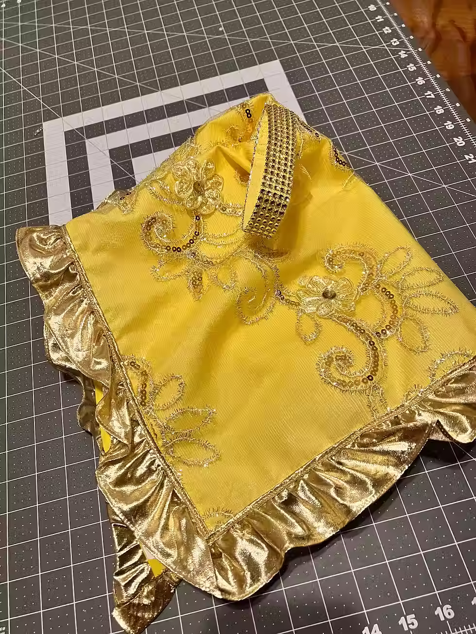 Thumbnail: Yellow & Gold Lap Scarve: Satin Trim, Scalloped Edge (22x22)