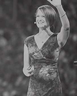 Kalli Wilson Convention pic_edited.jpg
