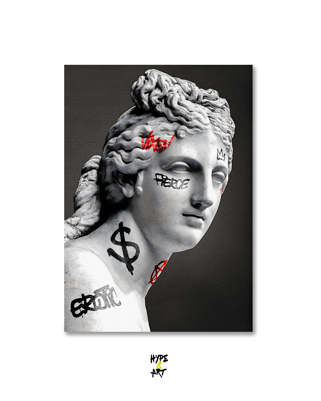 Estatua con tatuajes de dólar y