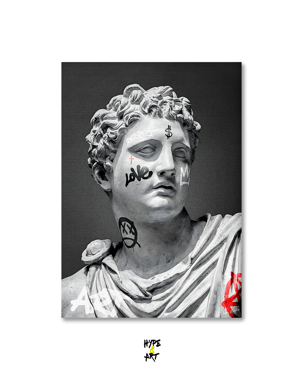 Estatua de mármol con graffiti rojo y negro, con