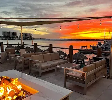 waterfront restaurants in destin