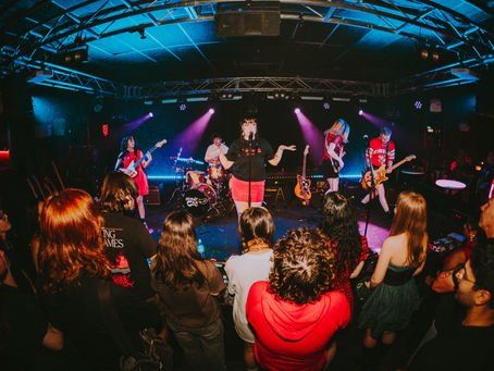 Live photo of OH! Daisy by @actfourphoto