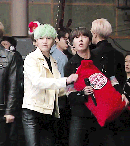 Look at Yoongi smile!