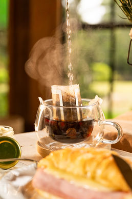 Box Barbara — cesta de café da manhã/tarde artesanal com pães, focaccia, frios e doces