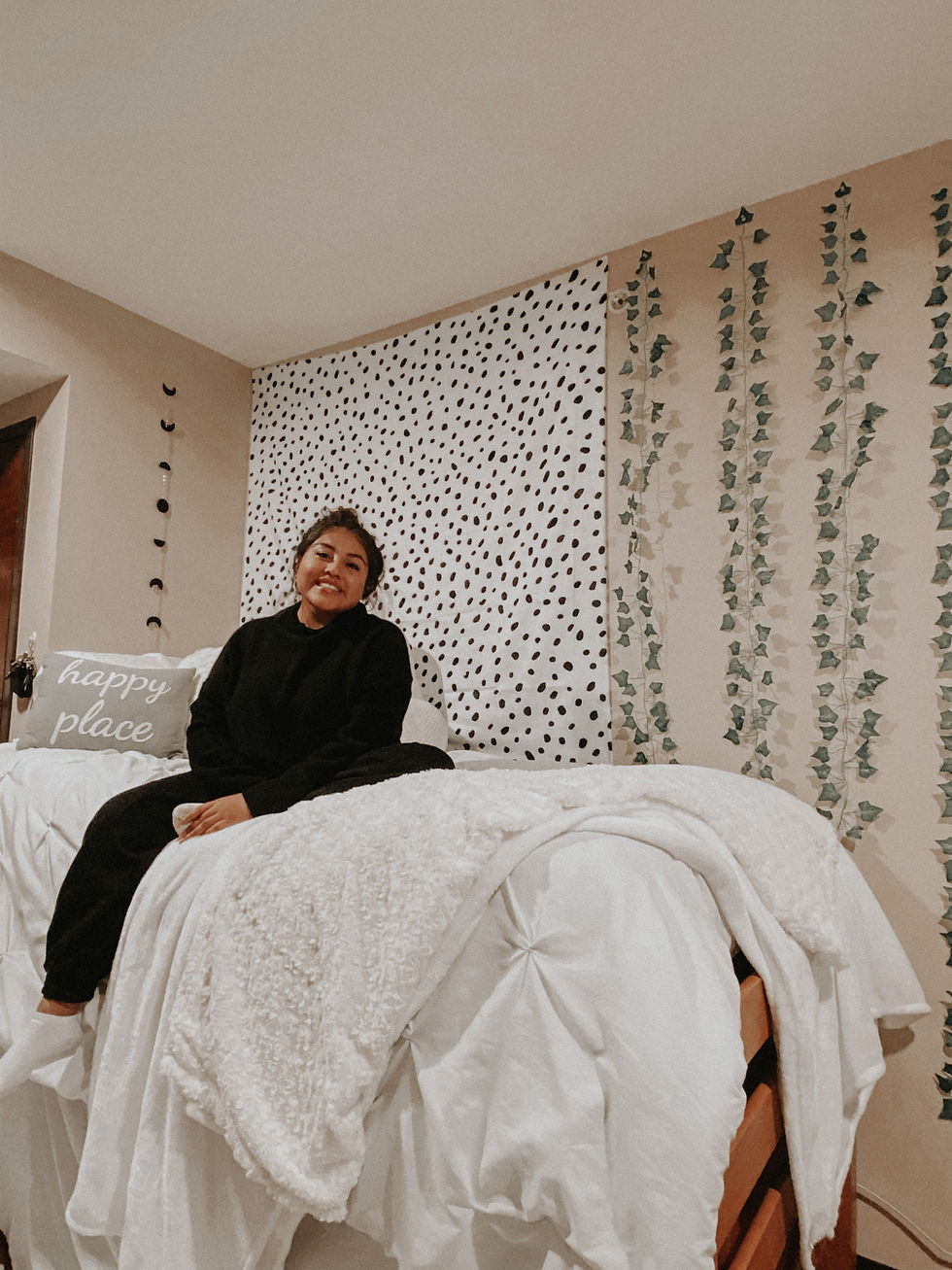 COLLEGE DORM ROOM 2021