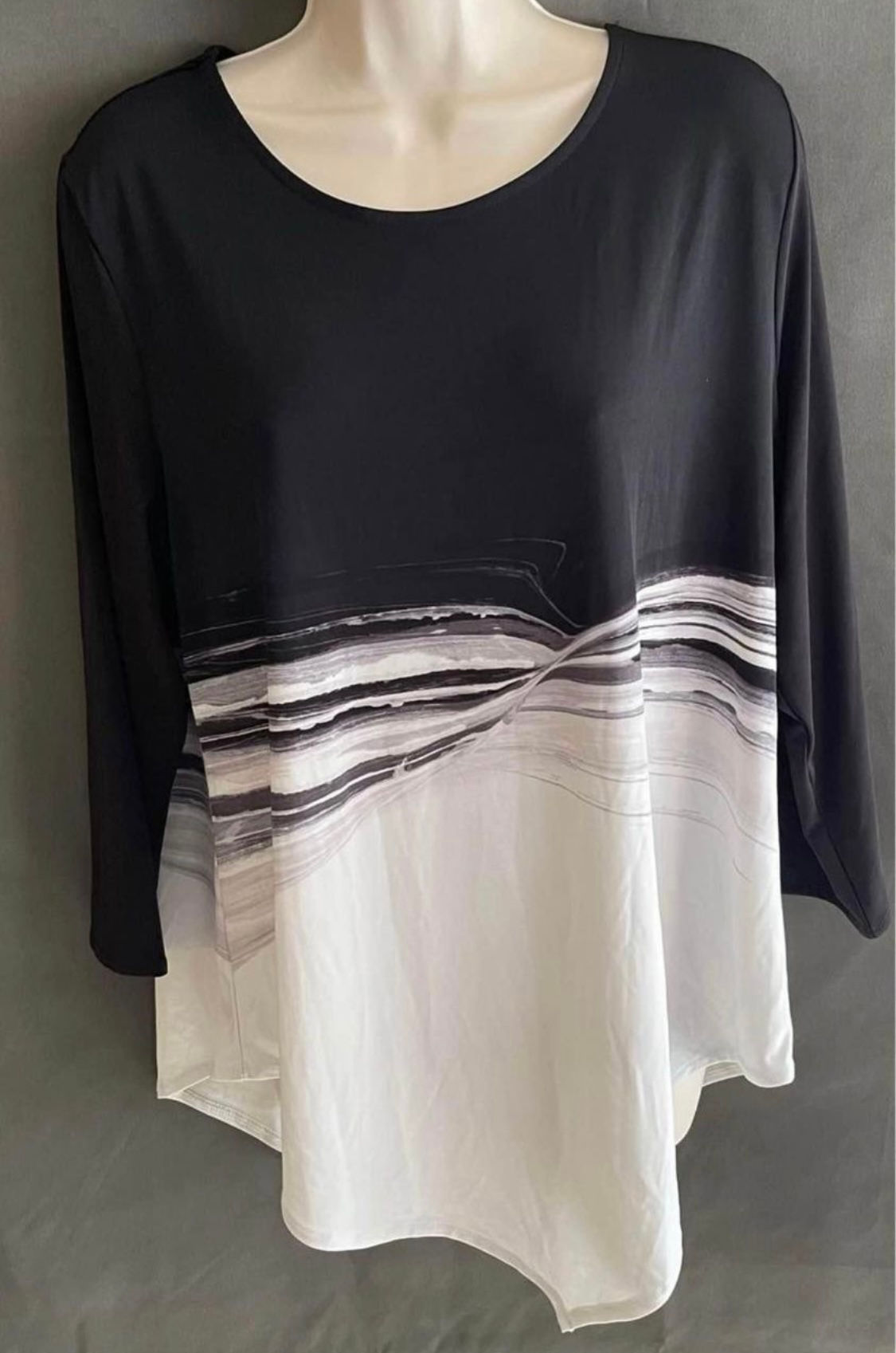 NWT women's top Alfani (L) MSRP $69.50