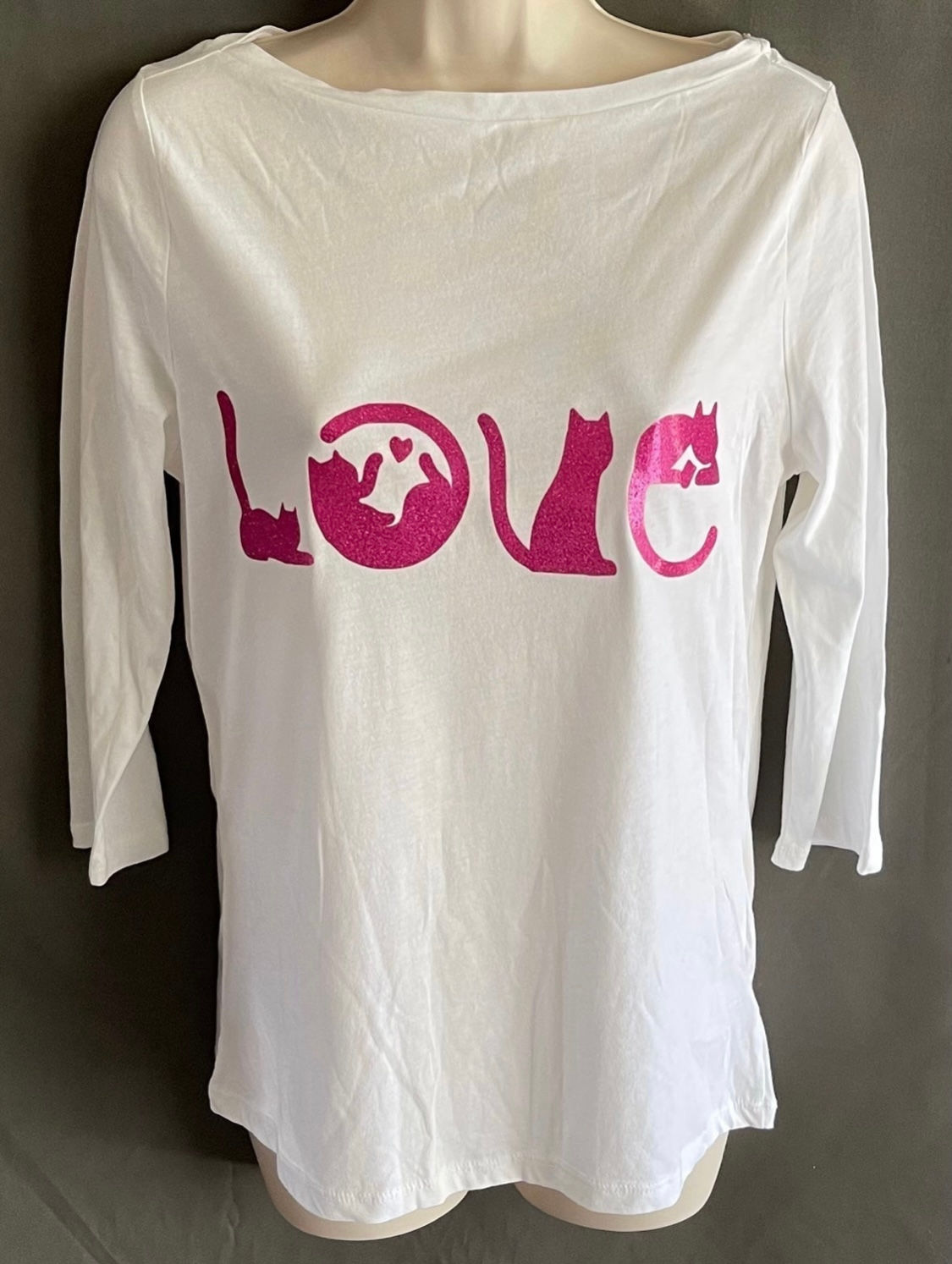 (11) NWT women's top/t-shirt cat print A new day (S)