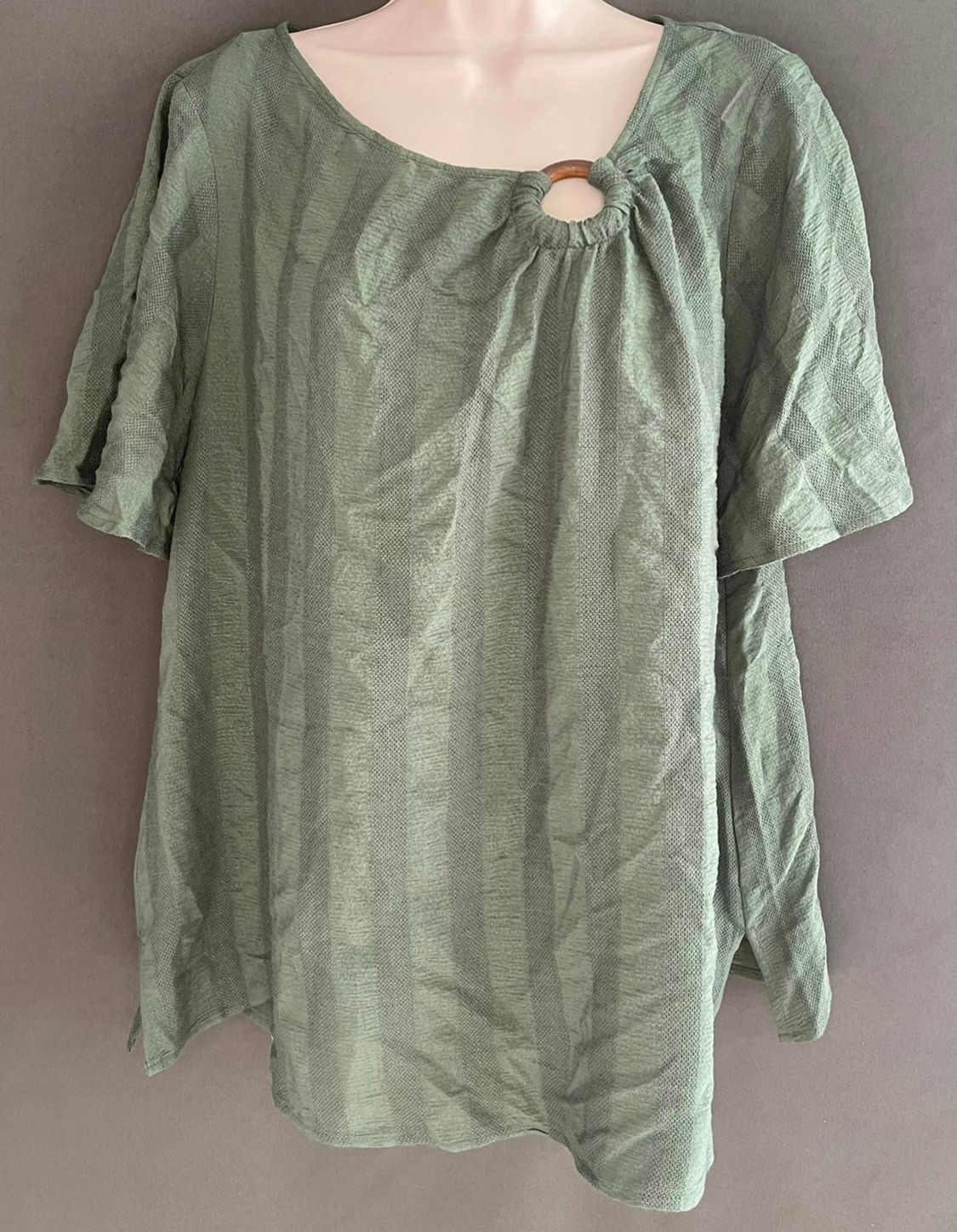 NWT women's top JM Collection (L) MSRP $49.50