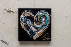 Oeuvre commémorative Cynthia Coulomb Bégin Tes belle la vie dur fond noir