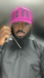 Nuevo Noir CEO using natural organic beard oil