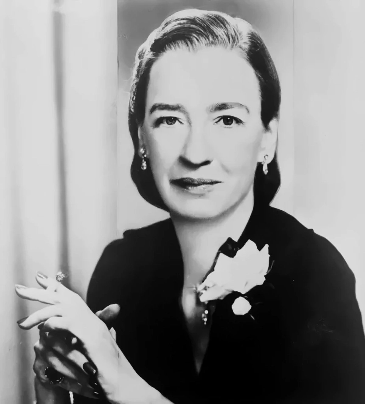 Grace_Hopper_in_the_1940s.webp