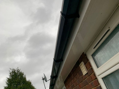 Why Blocked Gutters Cost More to Ignore Than to Fix