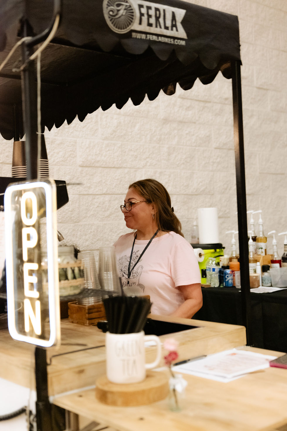 event photographer and social media manager specializing in covering markets and pop-ups from Kitsap County / Great Seattle Area captures a vintage market in Silverdale, WA