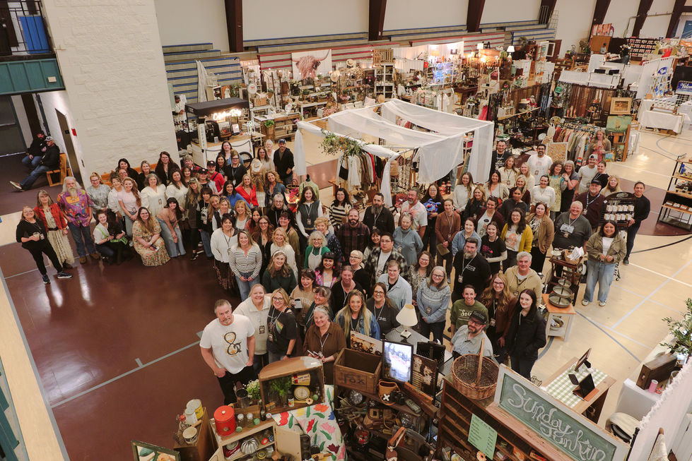 event photographer and social media manager specializing in covering markets and pop-ups from Kitsap County / Great Seattle Area captures a vintage market in Silverdale, WA