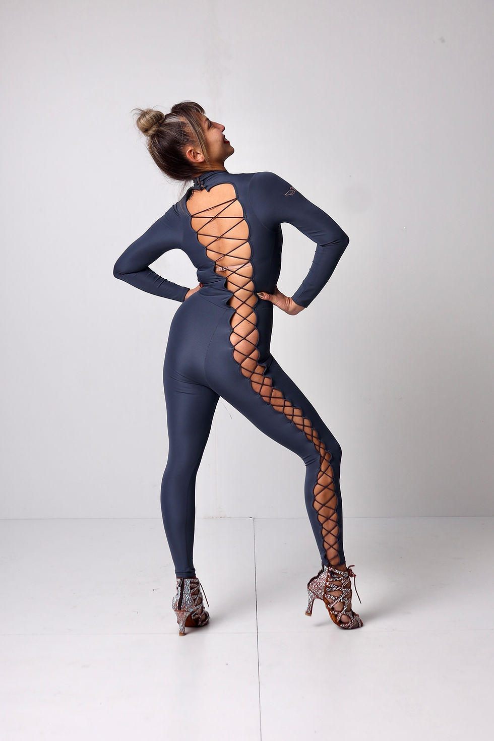 Küçük resim: ANGEL’S CRUX File Detaylı Dekolteli Tulum