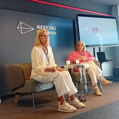 Esperanza y Conciencia en el Mes Rosa: Charla de la Fundación Clarita Berenbau en el Auditorio de Paseo del Este