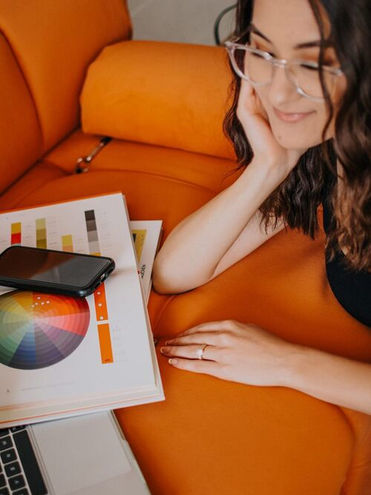 Danielle Johnson, founder of House of MKTG, a digital marketing agency specializing in website design, branding, and social media management.