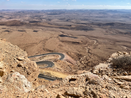 Mitzpe Ramon — Winding Road — a different Perspective