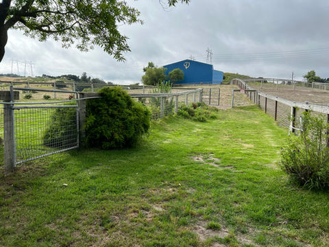 Varian Equestrian blue barn