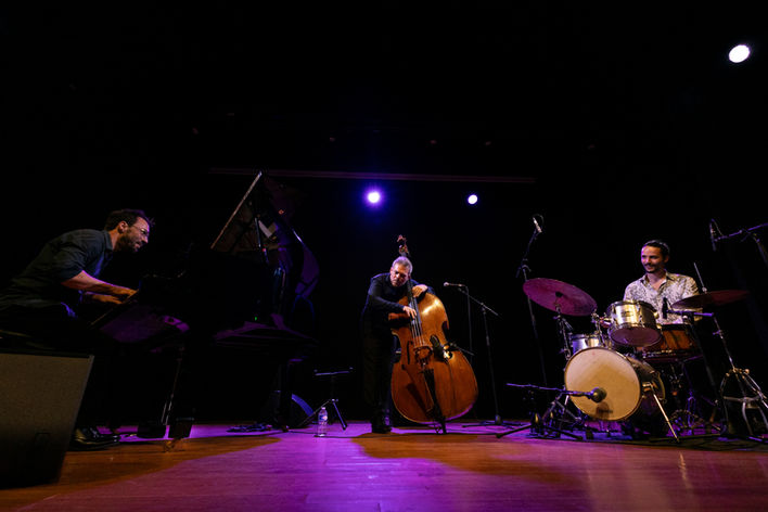 Manu Forster Trio Photo Couleur.jpg