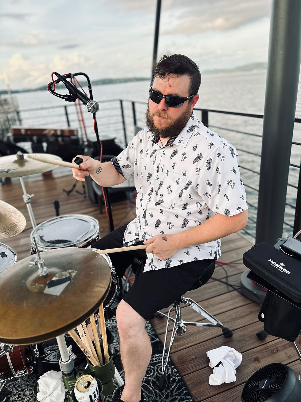 Tuesday at Tena's Lounge (DUO)