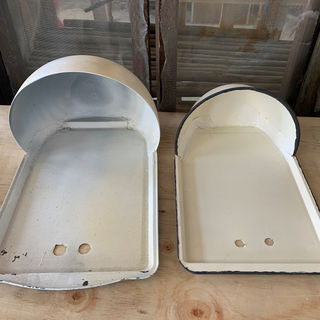 OLD SCHOOL WASHING BASIN