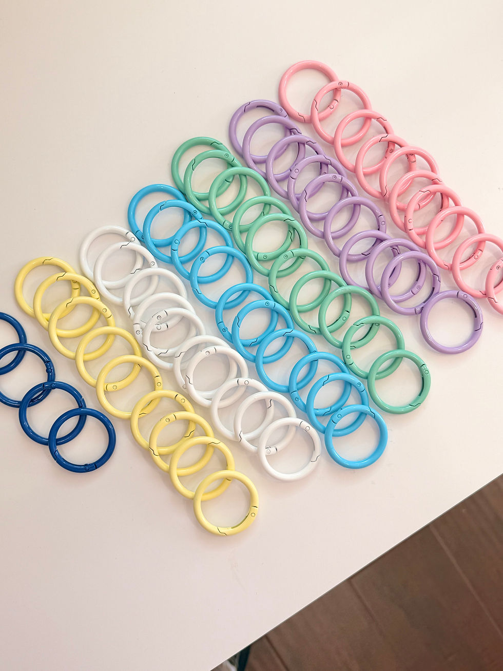 Thumbnail: 2" Spring O Ring / Purse Clip