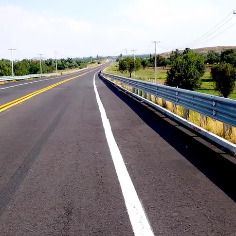 Carretera Huejotzingo, KM 10
Trazado vial en zona industrial clave, orientado a mejorar accesos logísticos y reducir tiempos de traslado.