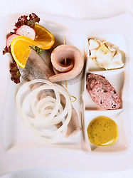 Restaurant-Haselauer-Landhaus-2_edited.j