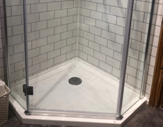 Shower Enclosure in Narrow boat