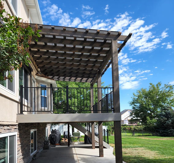 pergola on trex deck