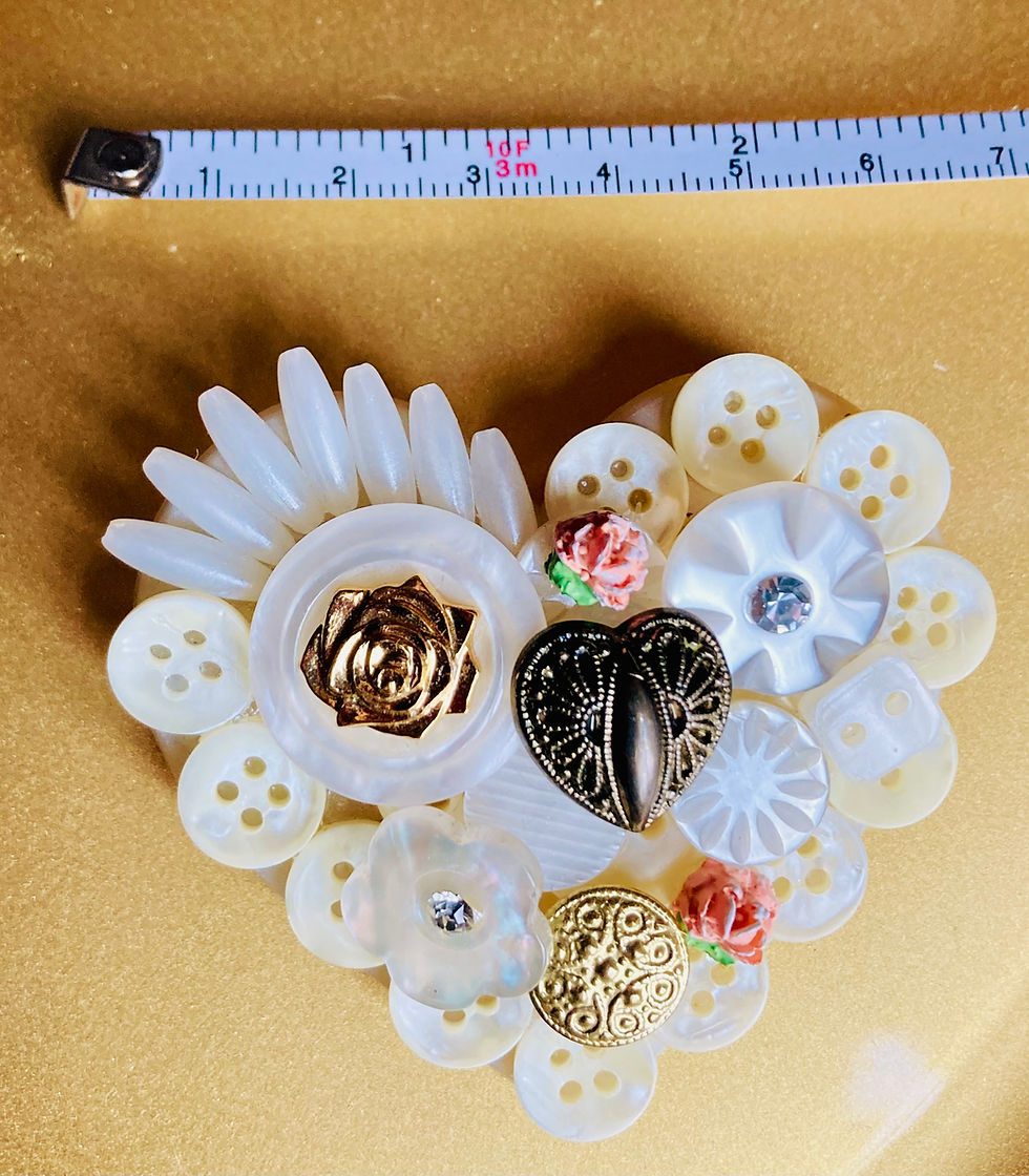 Thumbnail: Handcrafted Chantilly Heart Shaped Brooch/ Pin