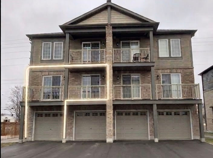 31 Pumpkin Corner Cres Unit 2
