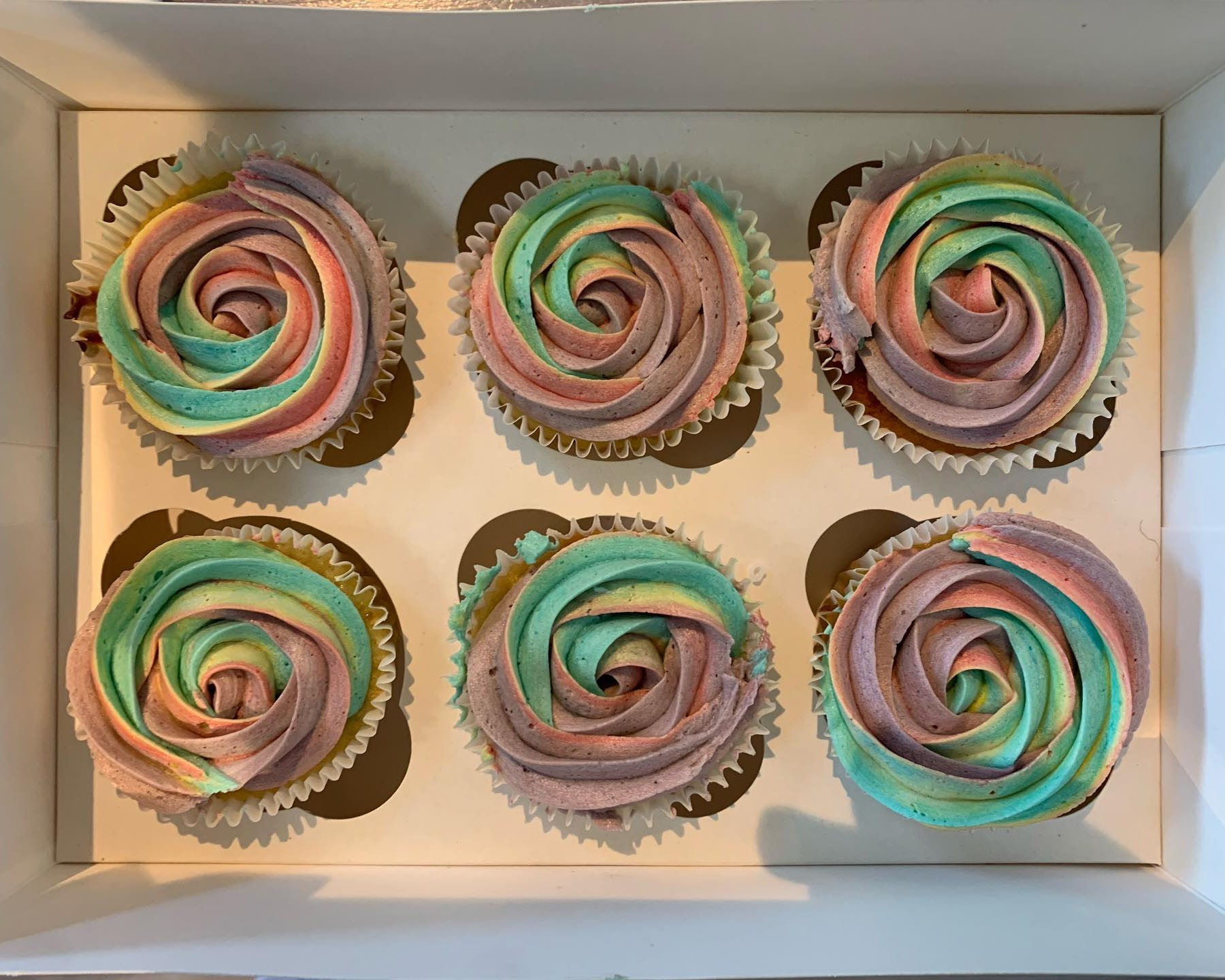 tie -dye cupcakes