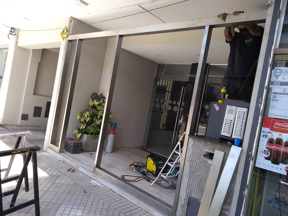 52864559_1220160744816860_29658495598481