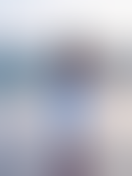 पहिल्या पावसाची सर आणि वसंताच्या उन्हात उमललेली रानफुले तुझ्या मनाला जितकी उल्हसित करतील तितकेच ट्रेडिंग, सोन्याचे उतार चढाव त्याला उत्साही करीत असतील. त्याने तिकडे आनंदित व्हावे तू येथेच रमावे. तुझ्या आनंदावर कोणी विरजण घालण्याआधीच मात्र तू स्वतःचा कोपरा शोधून त्यात रममाण व्हावे. छोटी का होईना पण एक स्वतःची जागा असावी जेथे तू तुझ्यातल्या कलाकाराचे लाड करावे.