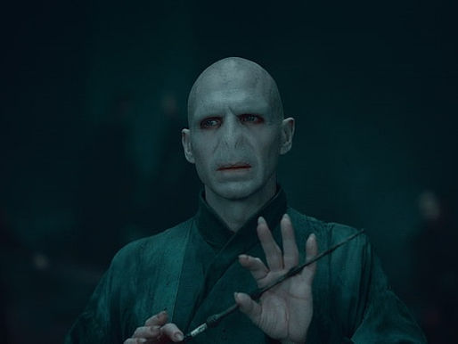 Ralph Fiennes defiende a J.K. Rowling: "el abuso verbal hacia ella es asqueroso"