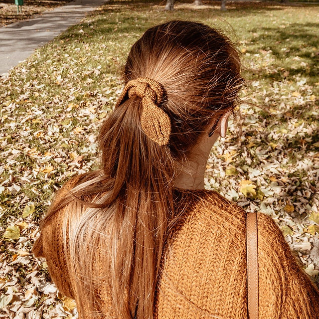 fall leaf scrunchie knitting pattern