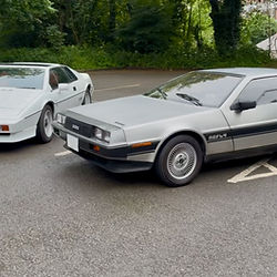 McFlys Lotus Esprit Turbo & Delorean DMC-12 Front Delorean Side