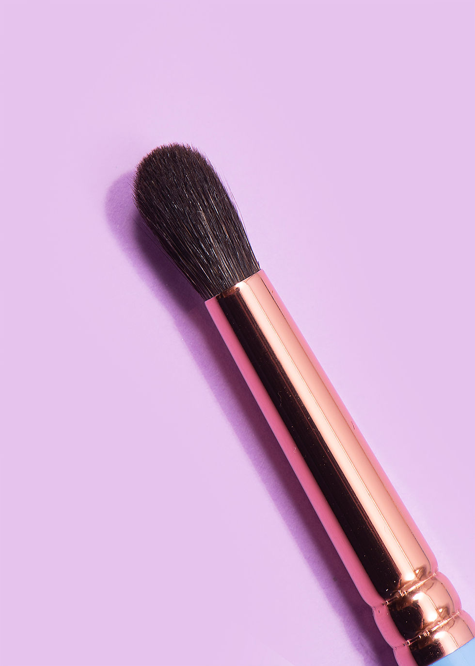 LAETITIA LEMAK Eyeshadow Makeup Brush Crease Worker closeup view