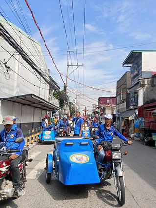 Parishioners Welcome Home Image of San Lorenzo Ruiz After Chapel Visits