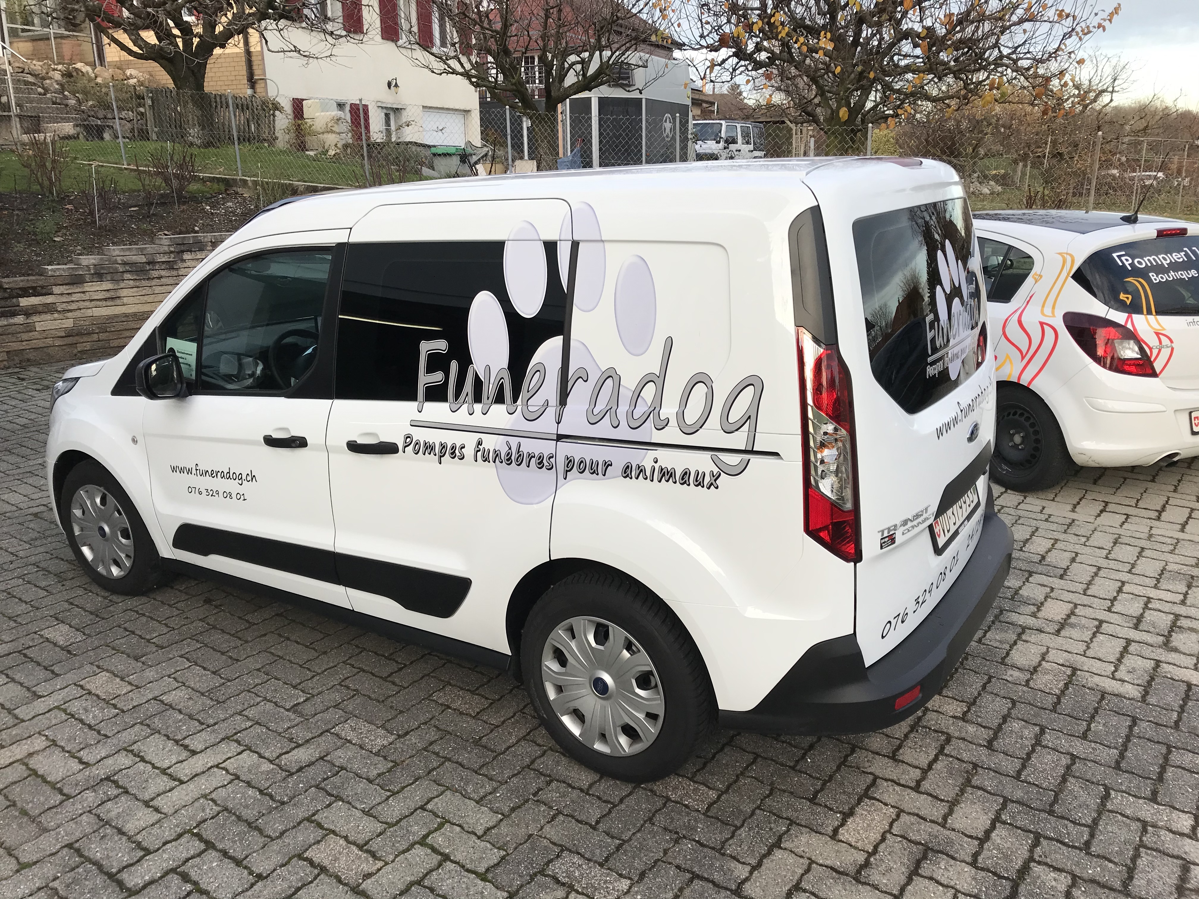 Déco voiture Funeradog