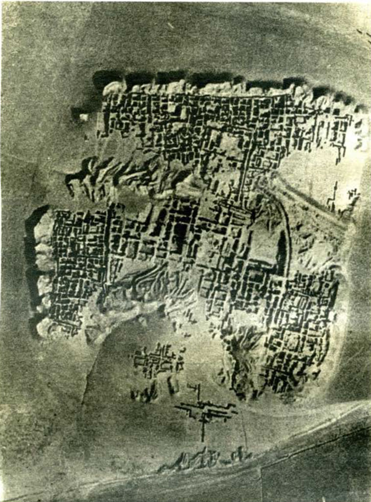 An aerial view of Nuzi. https://www.penn.museum/sites/bulletin/649/