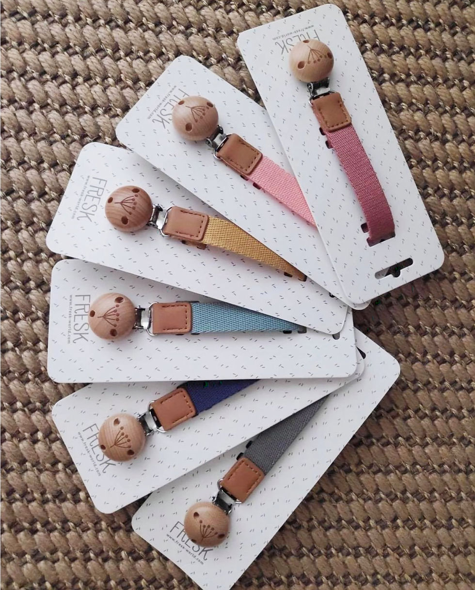 Thumbnail: Fresk Pacifier Holder (dusty pink)