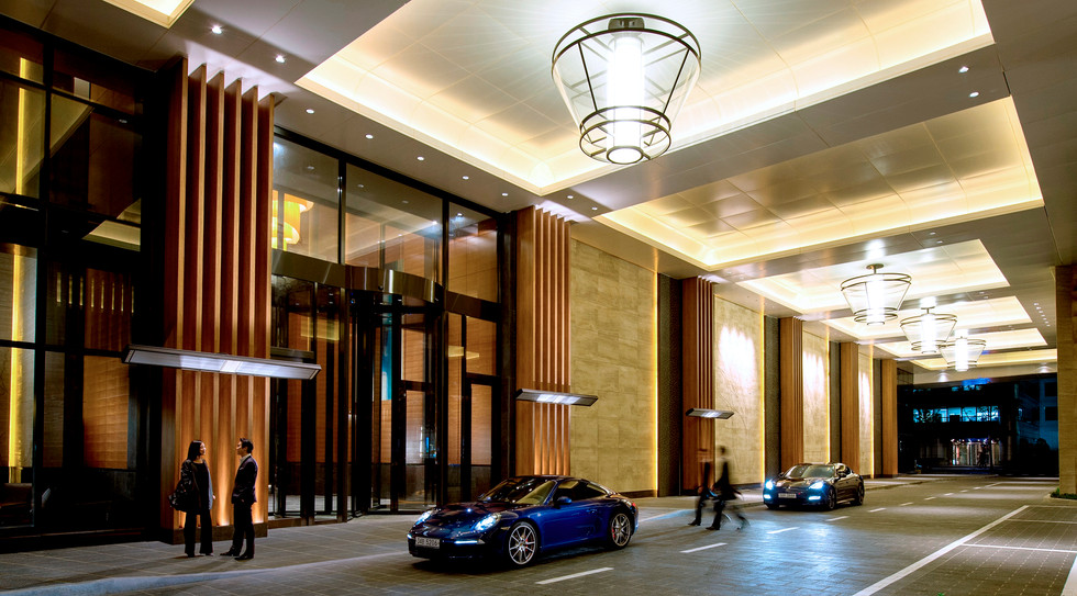 Hotel Drop-off Entrance