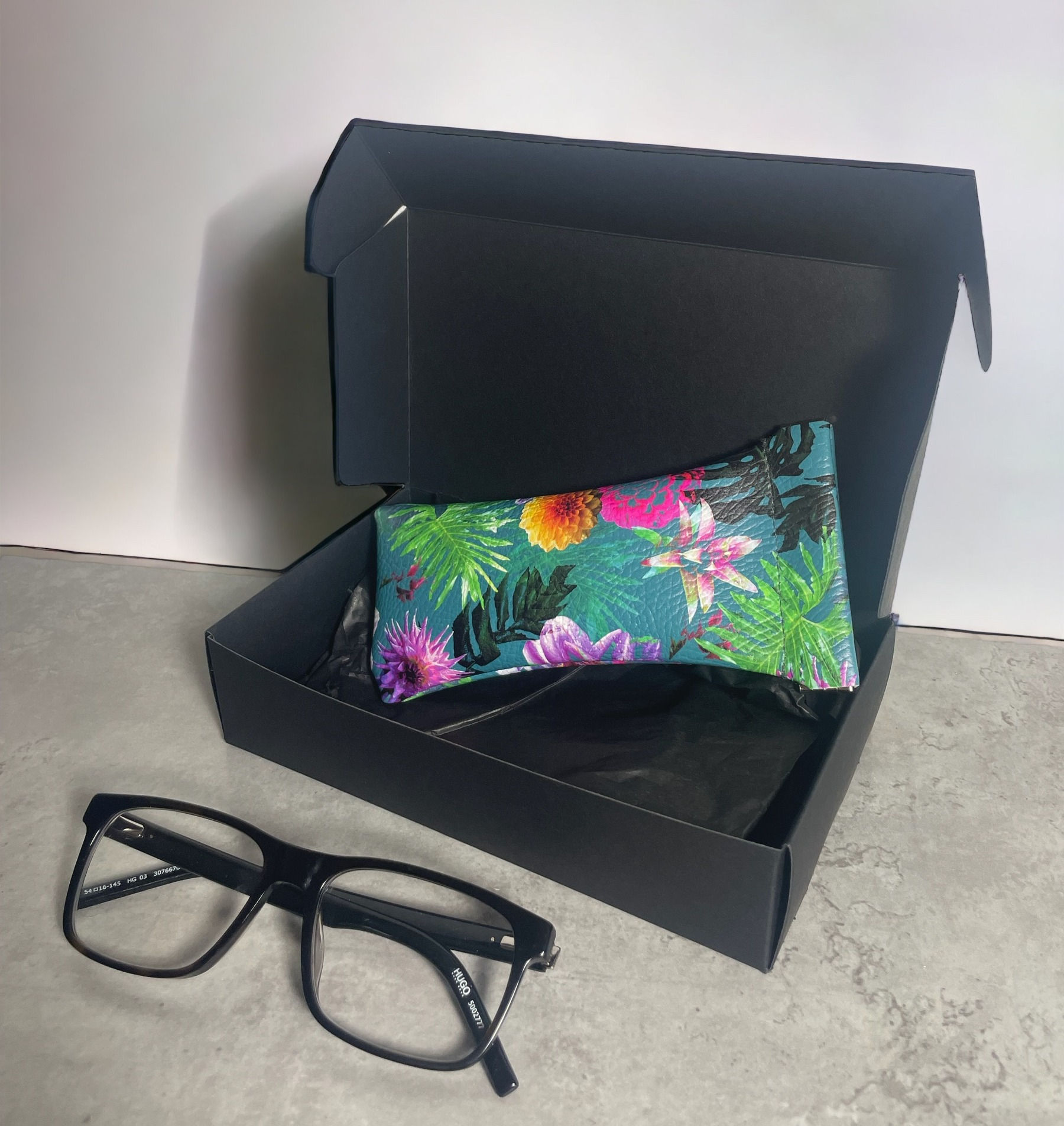 Carlotta Teal Glasses Case