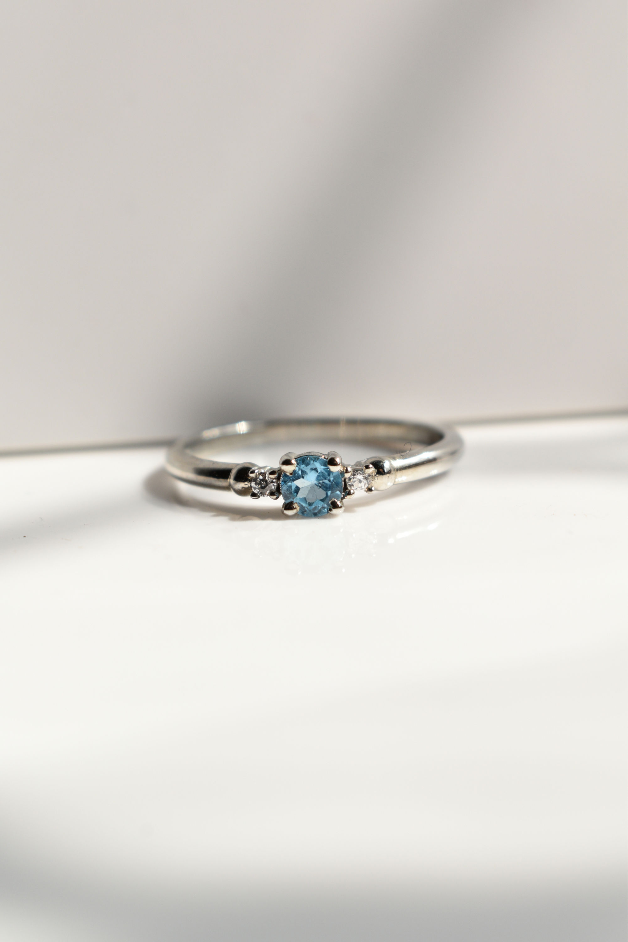 .925 Sterling Silver Blue Topaz Solitaire Ring
