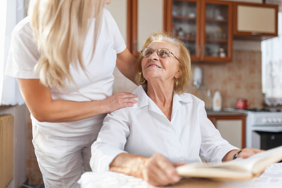 Apoyo Profesional para prevenir la soledad del adulto mayor
